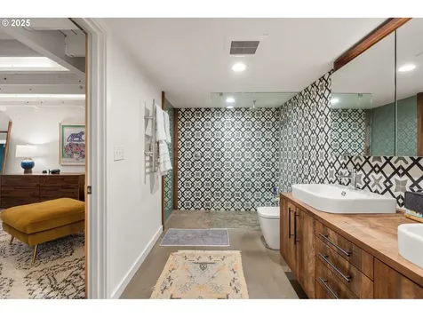 2036 SE Larch Avenue Portland OR 97214