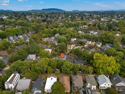 2036 SE Larch Avenue Portland OR 97214
