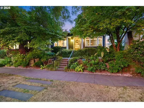 2036 SE Larch Avenue Portland OR 97214