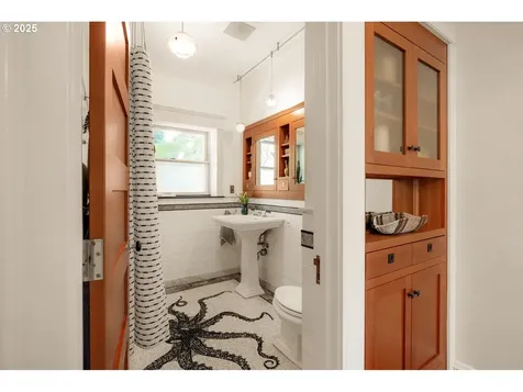 5826 NE 27th Avenue Portland OR 97211