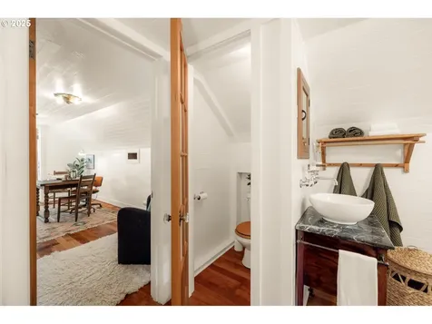 5826 NE 27th Avenue Portland OR 97211
