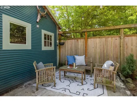 5826 NE 27th Avenue Portland OR 97211