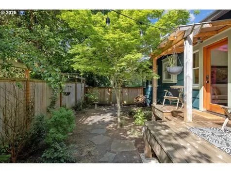 5826 NE 27th Avenue Portland OR 97211