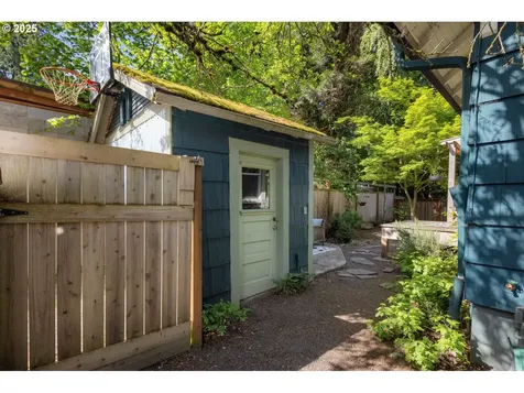 5826 NE 27th Avenue Portland OR 97211