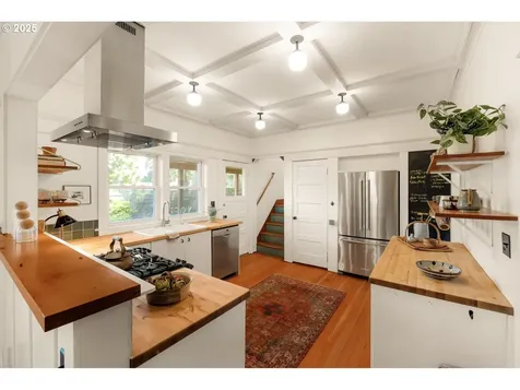 5826 NE 27th Avenue Portland OR 97211