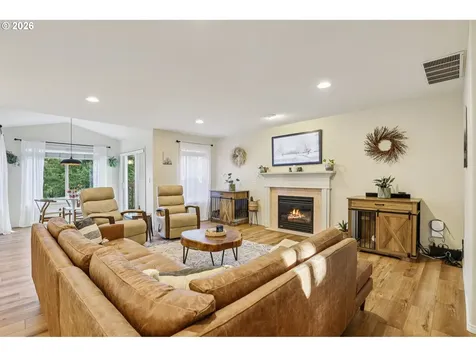 915 NW Vinca Lane Camas WA 98607