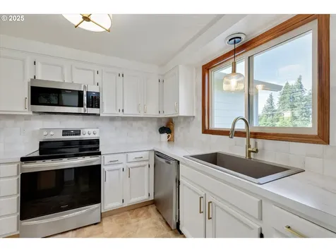 13910 Caufield Road Oregon City OR 97045