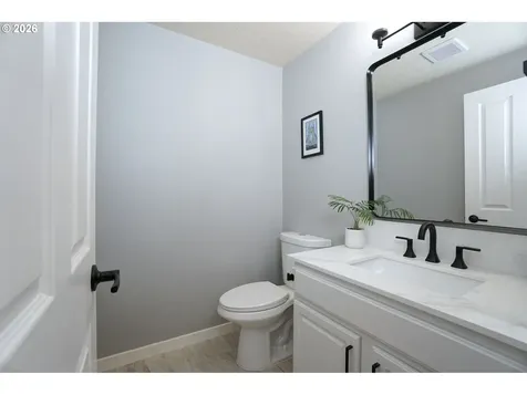 7041 NE 55th Street Vancouver WA 98661