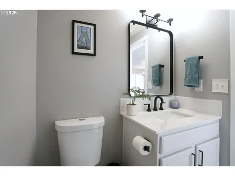 7041 NE 55th Street Vancouver WA 98661