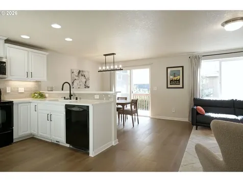 7041 NE 55th Street Vancouver WA 98661