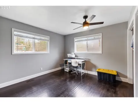 149 S Vista Way Kelso WA 98626
