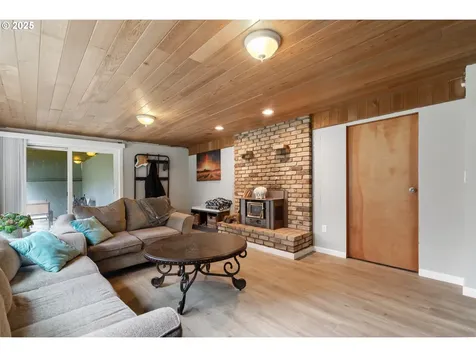 149 S Vista Way Kelso WA 98626