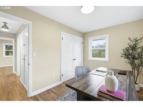6123 NE Halsey Street Portland OR 97213
