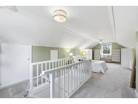6123 NE Halsey Street Portland OR 97213