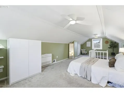 6123 NE Halsey Street Portland OR 97213