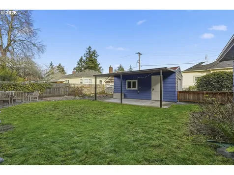6123 NE Halsey Street Portland OR 97213