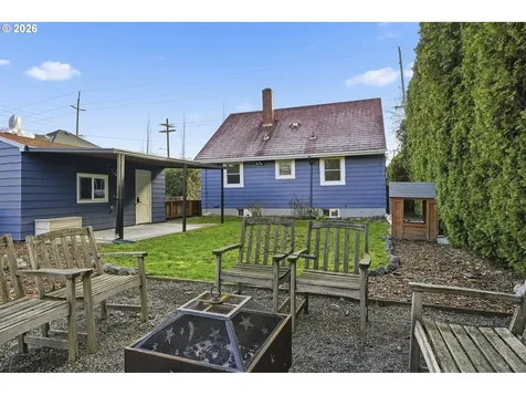 6123 NE Halsey Street Portland OR 97213