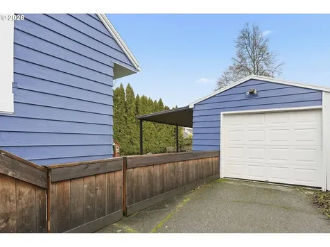 6123 NE Halsey Street Portland OR 97213