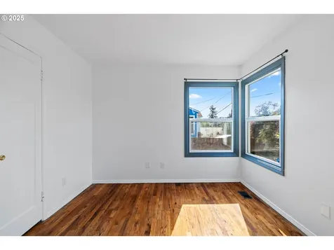 8405 SE Glenwood Street Portland OR 97266