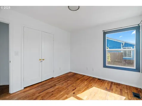 8405 SE Glenwood Street Portland OR 97266