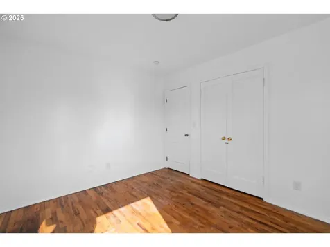 8405 SE Glenwood Street Portland OR 97266