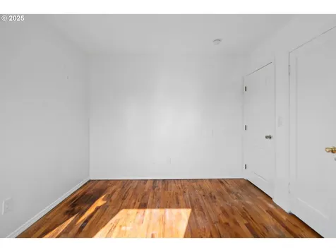 8405 SE Glenwood Street Portland OR 97266