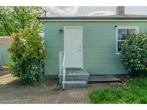 8405 SE Glenwood Street Portland OR 97266