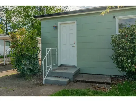 8405 SE Glenwood Street Portland OR 97266