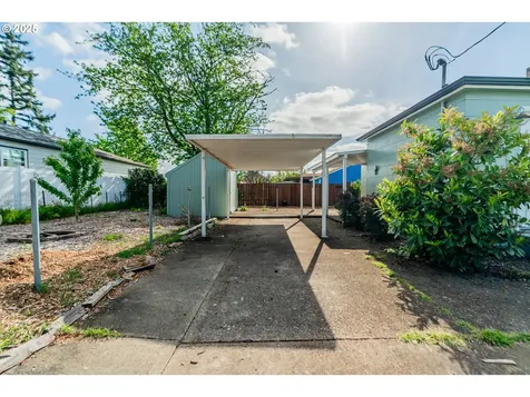 8405 SE Glenwood Street Portland OR 97266