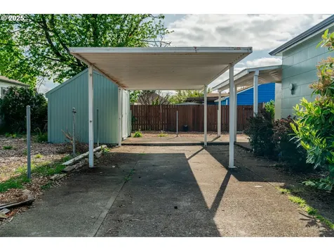 8405 SE Glenwood Street Portland OR 97266