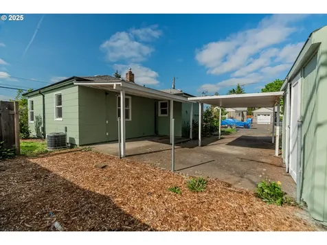 8405 SE Glenwood Street Portland OR 97266