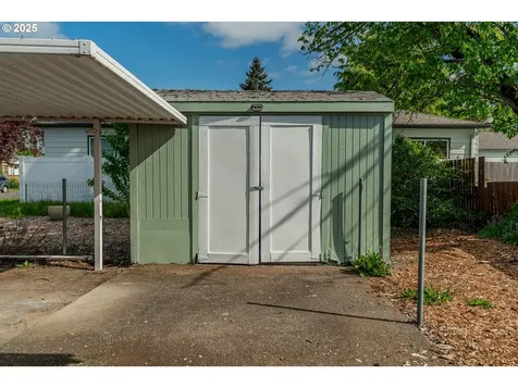 8405 SE Glenwood Street Portland OR 97266
