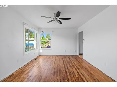 8405 SE Glenwood Street Portland OR 97266