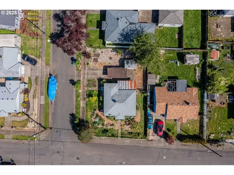 8405 SE Glenwood Street Portland OR 97266