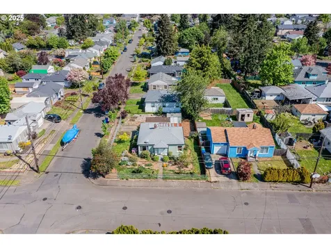 8405 SE Glenwood Street Portland OR 97266