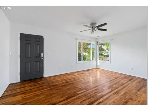 8405 SE Glenwood Street Portland OR 97266