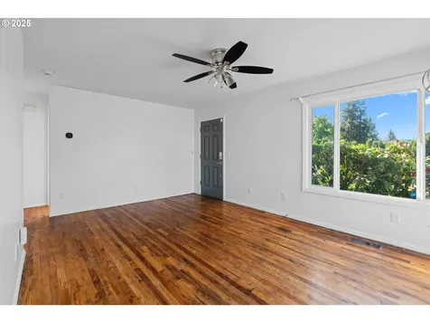 8405 SE Glenwood Street Portland OR 97266