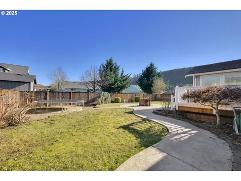 777 27th Avenue Sweet Home OR 97386