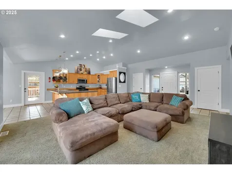 777 27th Avenue Sweet Home OR 97386