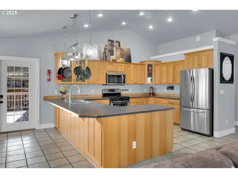 777 27th Avenue Sweet Home OR 97386