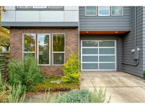2306 SE Clinton Street Portland OR 97202