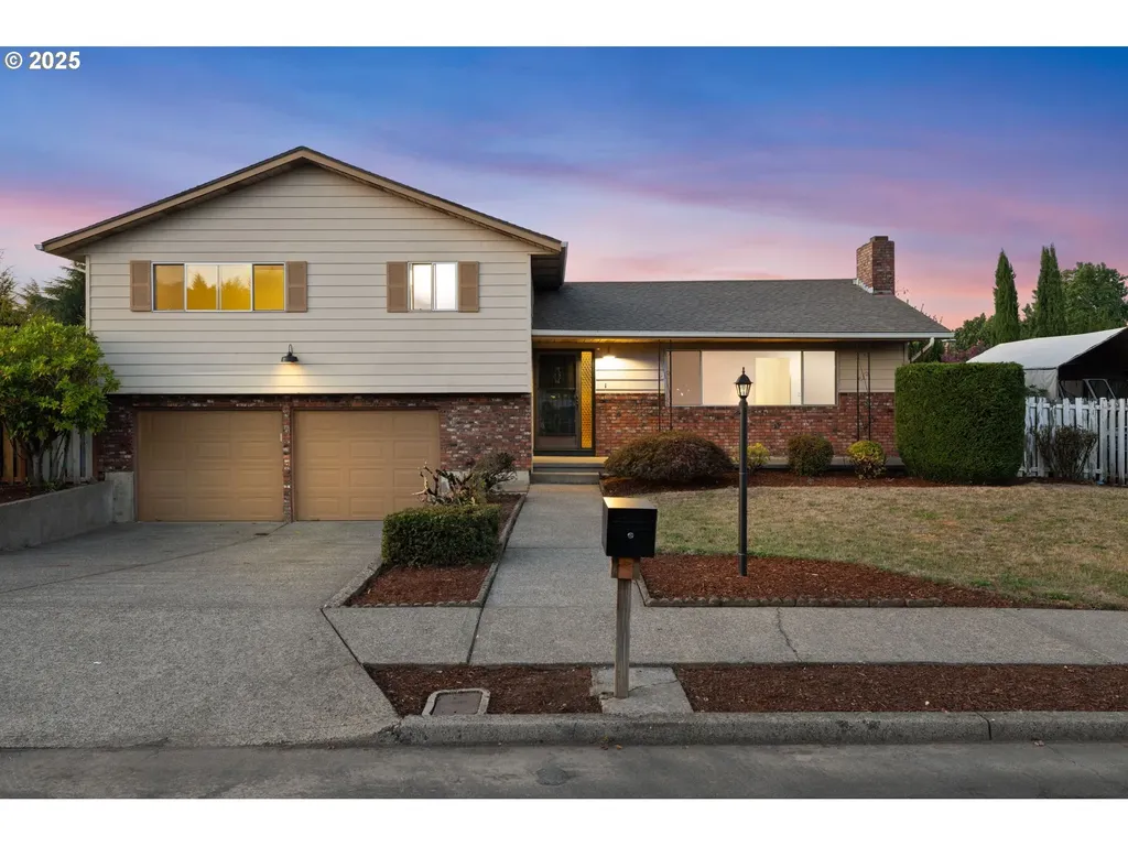 12837 NE Morris Street Portland OR 97230
