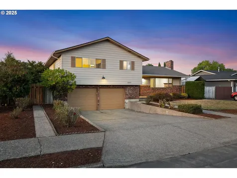 12837 NE Morris Street Portland OR 97230