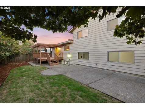 12837 NE Morris Street Portland OR 97230