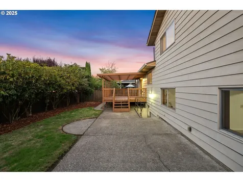 12837 NE Morris Street Portland OR 97230