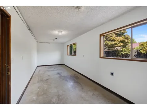 12837 NE Morris Street Portland OR 97230