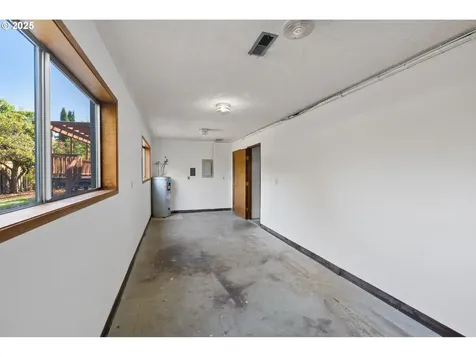 12837 NE Morris Street Portland OR 97230