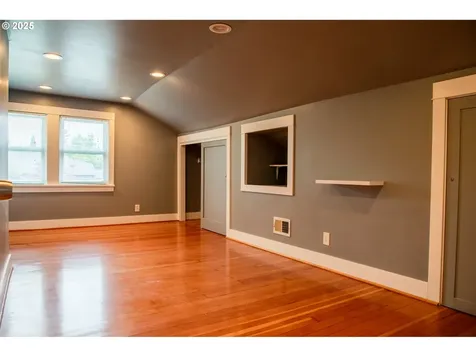 5311 NE 30th Avenue Portland OR 97211