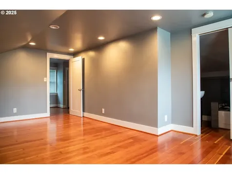5311 NE 30th Avenue Portland OR 97211