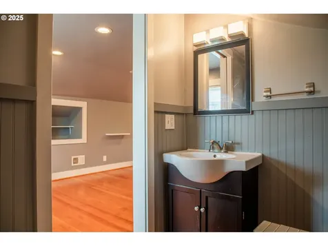 5311 NE 30th Avenue Portland OR 97211